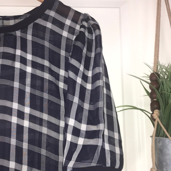 A New Day Sheer shortsleeved Blouse - Picture 7 of 7